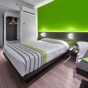 Hotel Express Junior By Marriott Aeropuerto, Bogotá